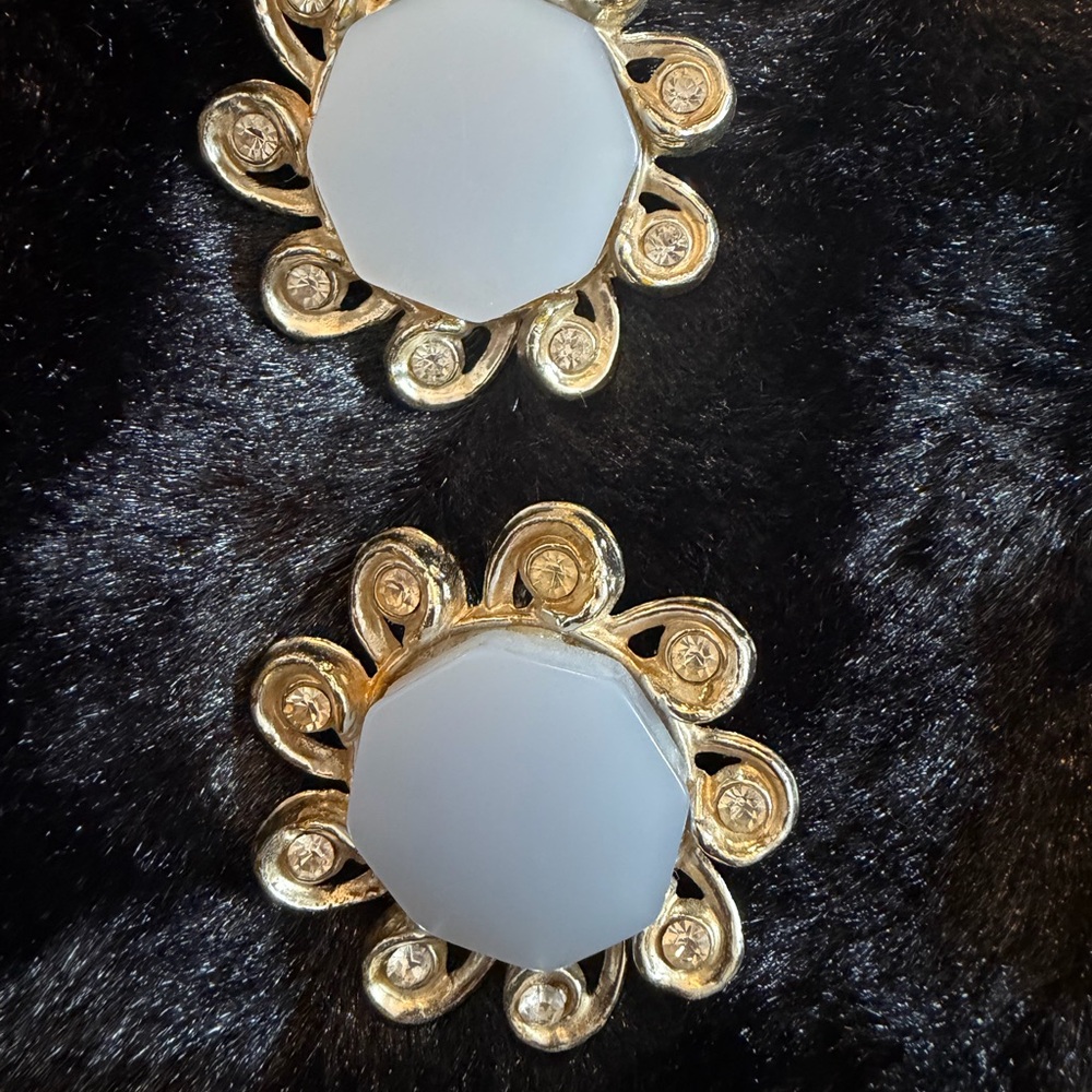 Vintage Blue Frosted Clip Earrings & Blue Frosted Necklace Pendant - Picture 3 of 7